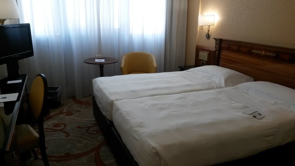 Una Hotels Scandinavia Milano Bagian luar foto