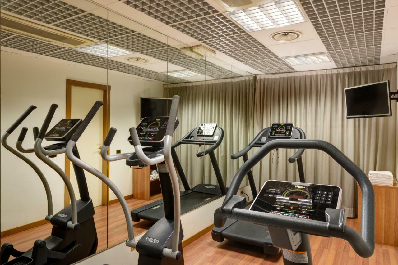 Una Hotels Scandinavia Milano Bagian luar foto